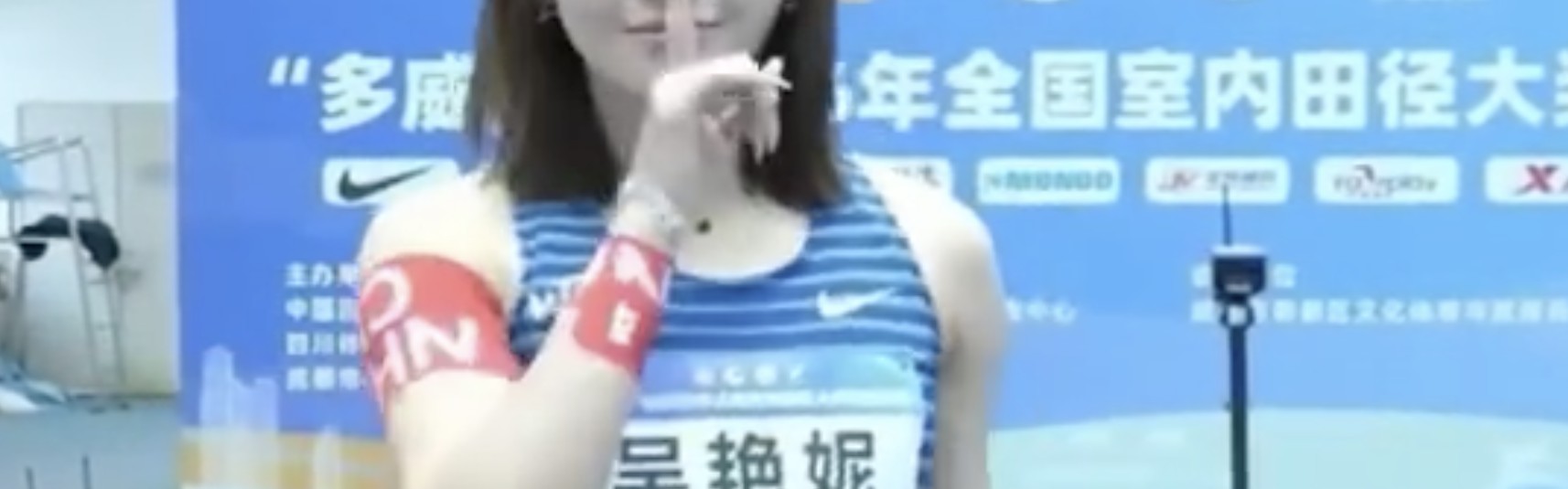 乐鱼app-排名第5进决赛！吴艳妮做闭嘴手势：要破全国纪录 参加大赛很孤独