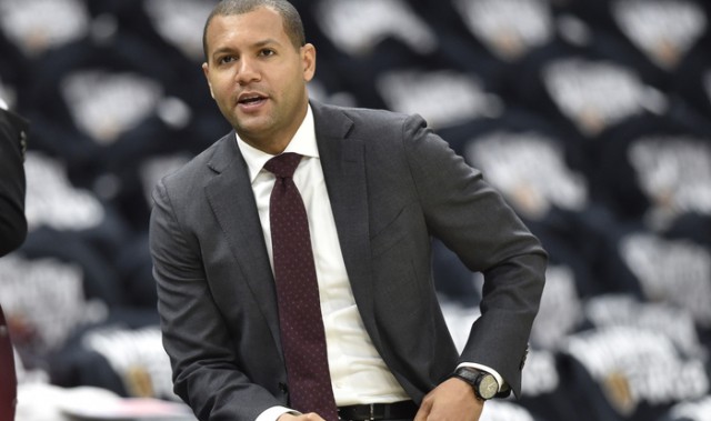 乐鱼体育-骑士老鹰爵士三方交易，谁是赢家，谁是输家？|选秀权|鲍尔|投篮|克利夫兰骑士队|亚特兰大老鹰队_新浪体育_新浪新闻