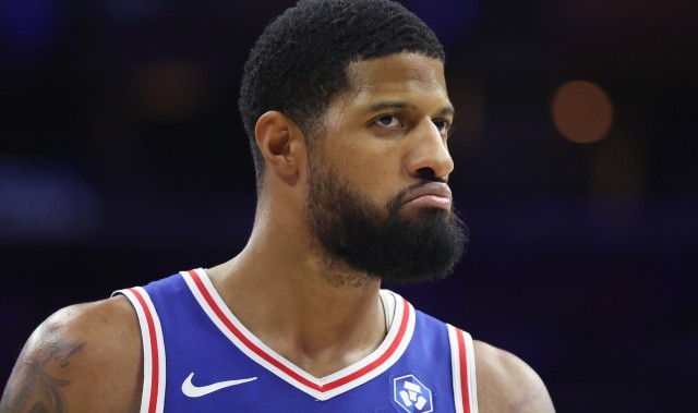 乐鱼体育-攻防建功！乔治底角三分命中 随后防守端完成抢断拿到球权