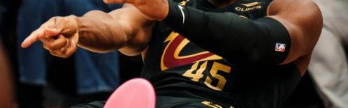 乐鱼体育app-榜眼单节17分带不动鲍尔15中1，米切尔24+6+8失误，骑士力克黄蜂